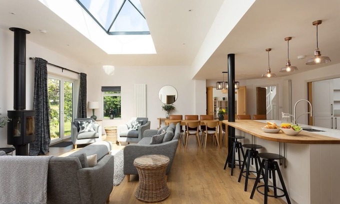 Acomb Casa | Stunningly Spacious Farm House + Annexe - 7 Beds