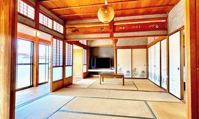 Tsu Casa | Showa retro house for rent/Tsu Mie