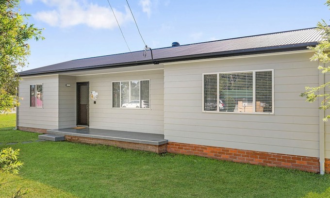 Kew Casa | Kew Golf Shack - linen supplied, guest wifi available
