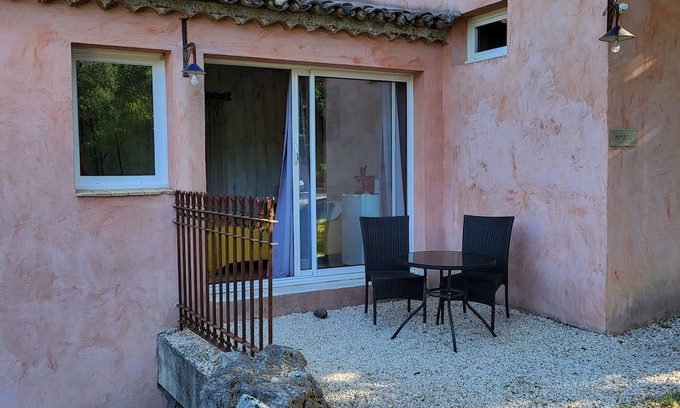 Vagnas Cama Y Desayuno | Chambre BAMBOU with terrace, private entrance, swimming pool and parking lot