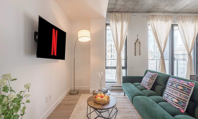 Old Montreal Apartamento | Cozy design Summary: