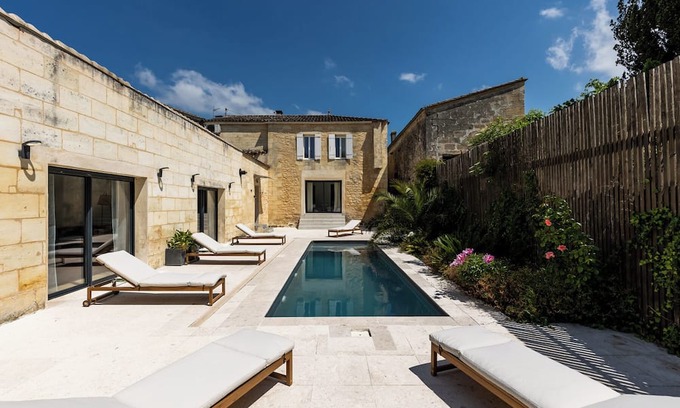 Gauriac Casa | La Girondine - Pool, billiards, vineyards and estuary