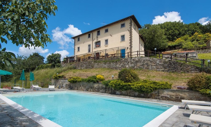 Pratovecchio Stia Otro | Is a "terrace on Casentino" placed at an ideal altitude, seven hundred meters.