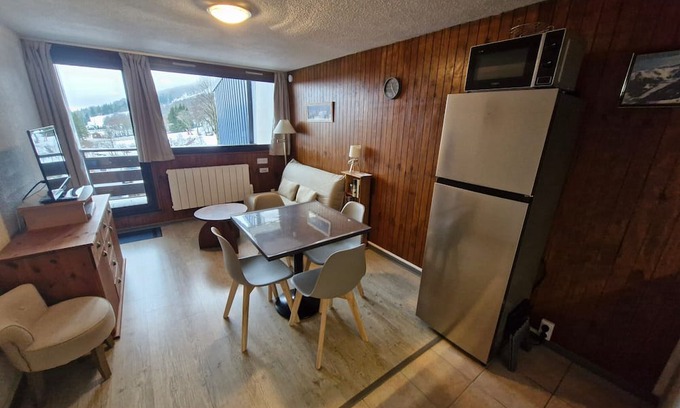 Besse-et-Saint-Anastaise Apartamento | Estudio en el corazón de la estación, WiFi gratis