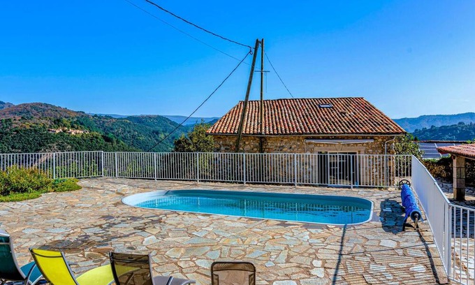 Pont-de-Labeaume Casa | Bastide Les Chataigners