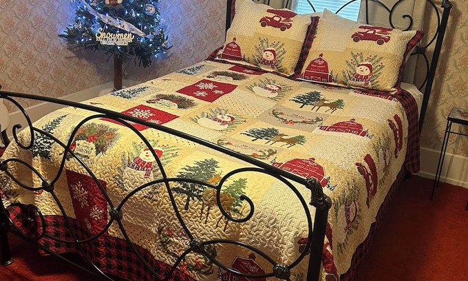 Point Pleasant Casa | Relax and unwind in our home! Enjoy an elevated experience in the Snowman Room!