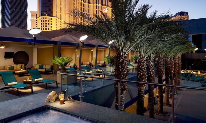 Las Vegas Strip Apartamento | Luxury Hilton ~ On the Strip ~ ALL INCLUDED