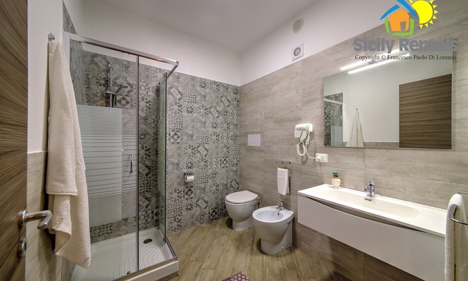 Capaci Apartamento | Maiolica Apartment - Apartment with pool near the sea