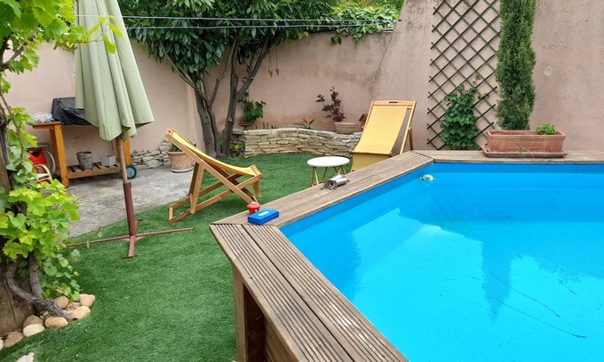 Jonquerettes Casa | Gite in Provence private garden and pool