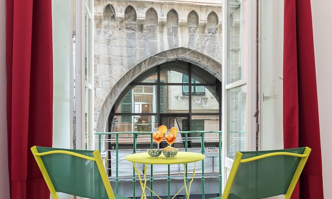 Genoa Historical Centre Apartamento | A truly charming property, just 2 minutes from the magnificent cathedral!