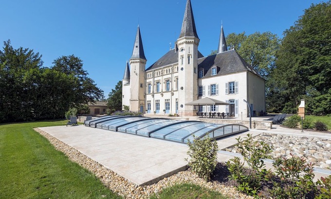 Cuisery Casa | Chateau rental in Burgundy with 10 bedrooms in France