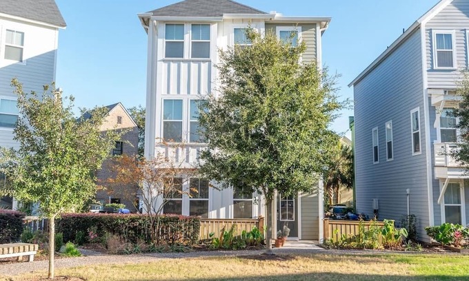 North Charleston Casa | The Newman Premier: Luxury 4br Park Circle Home