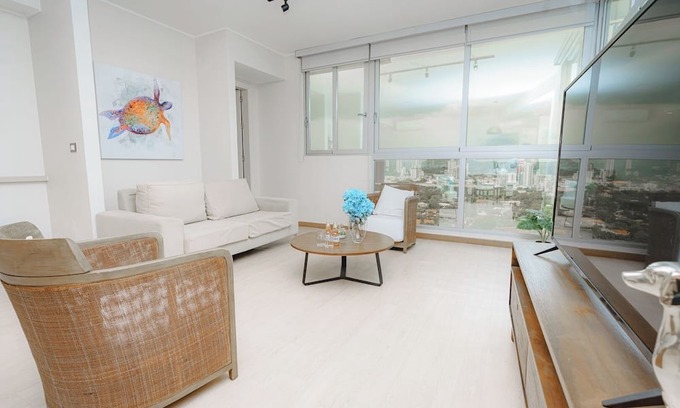 Tumba Vieja Apartamento | Luxury 2BR Oceanview, parking and balcony