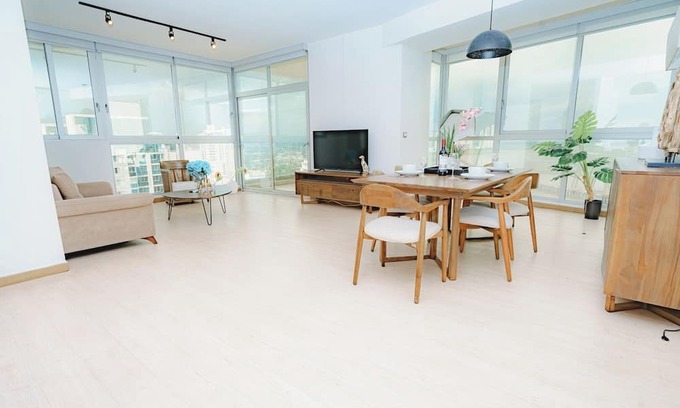 Tumba Vieja Apartamento | Luxury 2BR Oceanview, parking and balcony