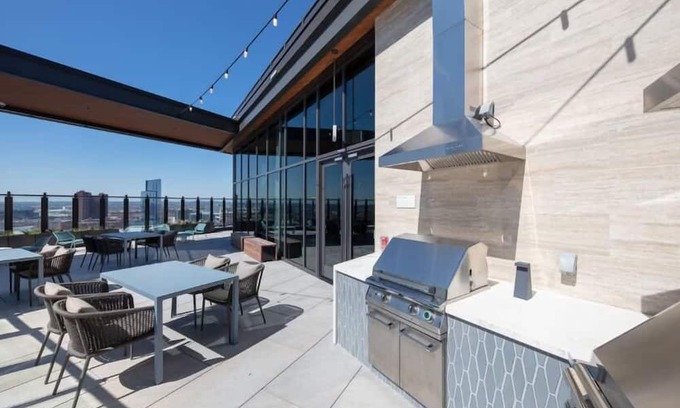 Little Italy Apartamento | National at Harbor East