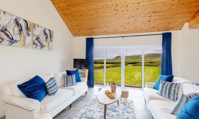 Ballyferriter Casa | Grianán - 4 bedroom head