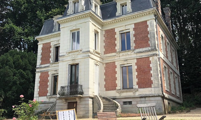 Luceau Otro | Peaceful room at the château