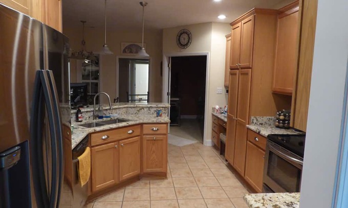 Waterford Plantation Casa | 5-bed home in Myrtle Beach has AC, WiFi, pool table, garage, HOA large amenities