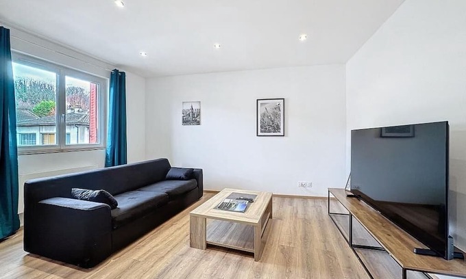 Aubiere Apartamento | Apartment 10pers Aubière, Parking, WIFI - TV