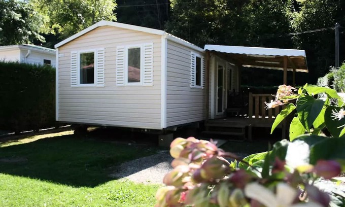 Oust Casa | MOBIL-HOME USTOU: 1 shower room with covered terrace sleeps 4