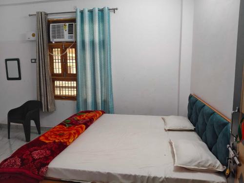 Gorakhpur Hotel | Hotel O Naman Guest House
