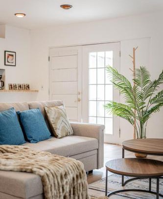 Hill Country Casa | Perfect Group Getaway BR Central Location