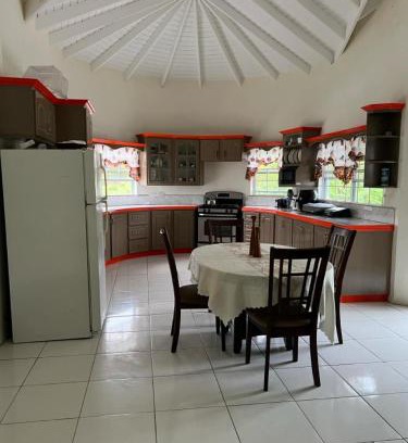 Micoud Apartamento | Dave's Three Bedroom Apartment 758