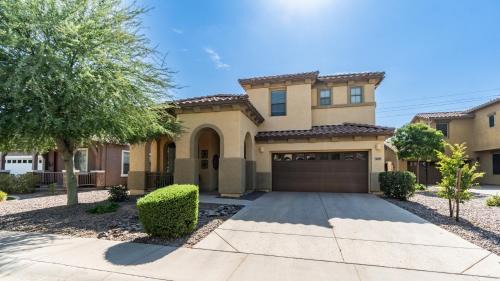 Layton Lakes Casa | Stylish & Spacious Home home