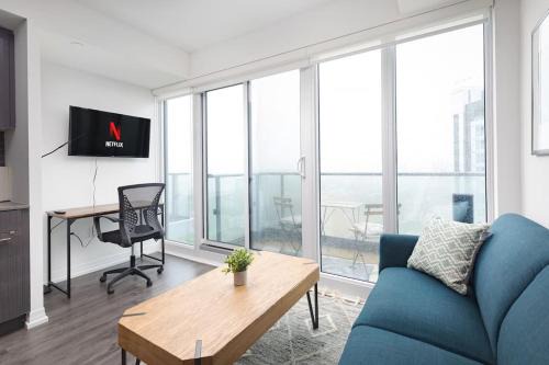 Garden District Apartamento | Spacious Studio with Balcony and City Views