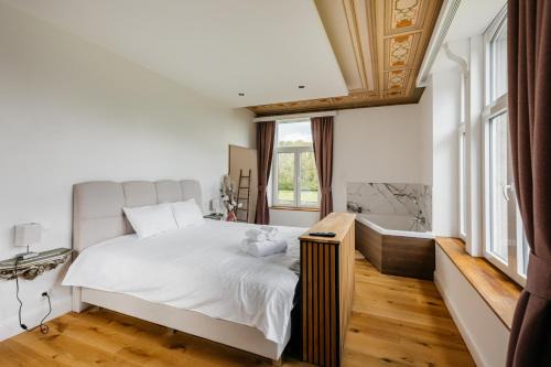 Tinlot Casa | Nuit romantique au château de Saint Vitu vue sur le parc 103