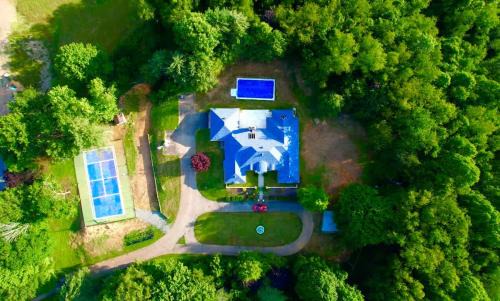 Andover Casa | Gated Mansion - Basketball Court Movie Theater Views