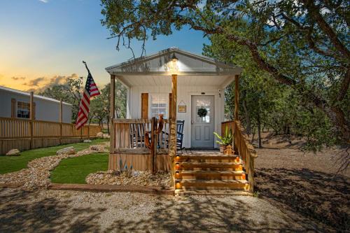 Bandera Casa | Lucky Star Ranch - Shooting Star