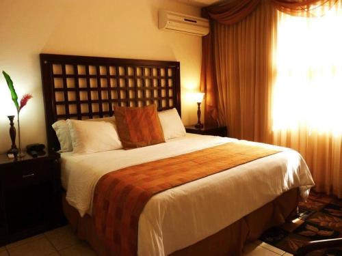 San Pedro Sula Hotel | La Casa de los Arcos Hotel Boutique
