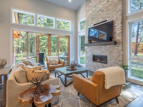 Cle Elum Casa | Suncadia 6 Bdrm home with hot tub, game room, and pet friendly