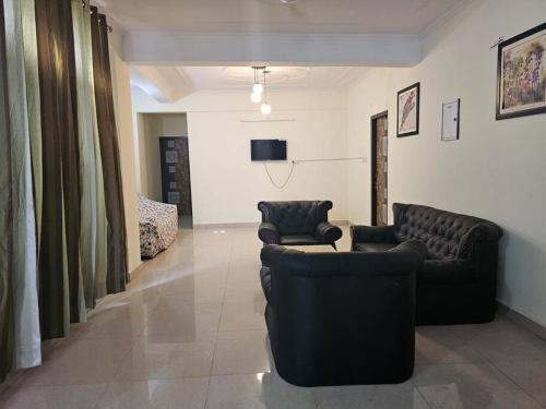 Alambagh Apartamento | 3 BHK in Krishna Nagar Lucknow LKOR402