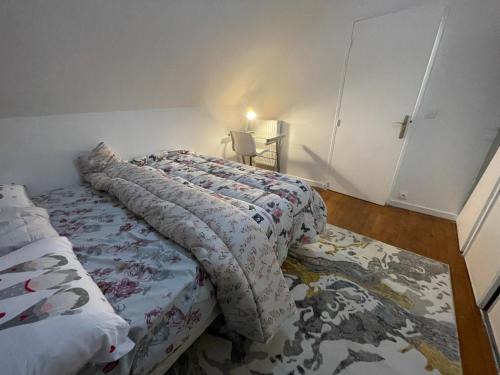 Bezons Casa | Izzy