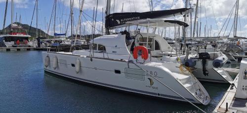 Tartane Alquiler De Eote | Catamaran Daisy Temple