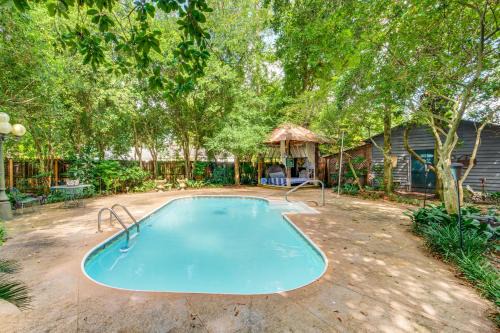 New Roads Casa | Whimsical New Roads Home Less Than 1 Mi to Main Street!