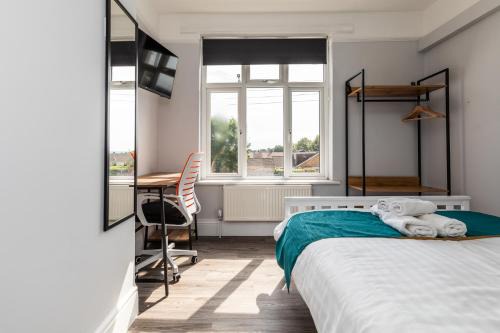 Bradley Stoke Casa | Dove Court Travel Lodge 3 - First Floor Ensuite