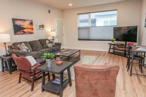 Livingston Casa | Livingston Condo