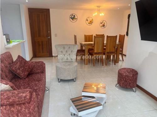 Laureles - Estadio Apartamento | Apartamento en Medellín, Los colores Cerro Norte