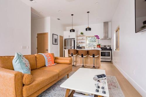 Westchester Apartamento | NEW! LAX, Beach, SOFI, KIA Forum, Wheelchair
