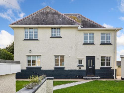 Borth Casa | Pass the Keys Breathtaking holiday home packed with amenities