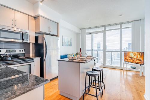 Downtown Toronto Hotel | Bremner Suites