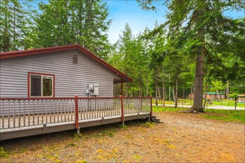 Enumclaw Casa | Basecamp Cabin