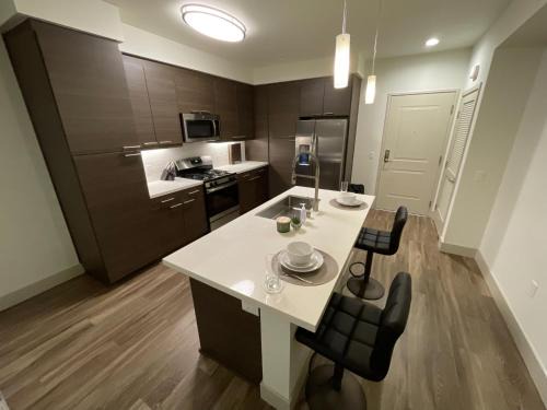 Irvine Business Complex Apartamento | High End Lux Condo in Irvine