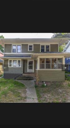 Lansing Casa | Old fashioned Crafted house