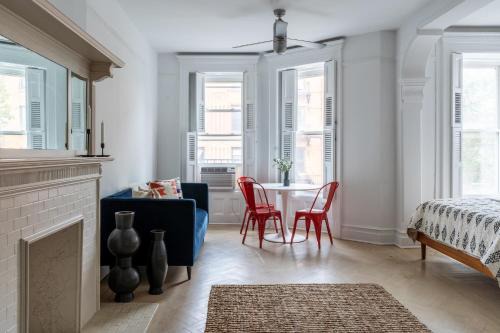 Bedford-Stuyvesant Casa | Lovely 2 Queen Bed Suite w Bath in Bed-Stuy, BK
