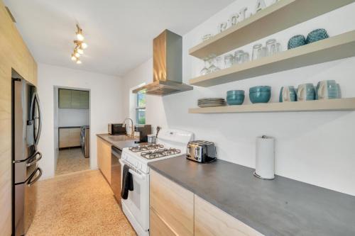 Port Saint Lucie Casa | Coastal Comfort Haven: Newly Renovated, Near Beach