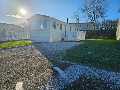 Grampound Otro | 113 Caravan at meadow lakes